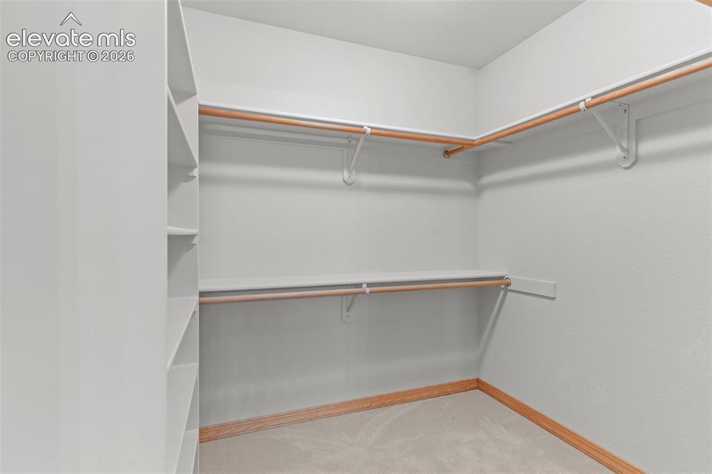 Image 20 of 39: Closet