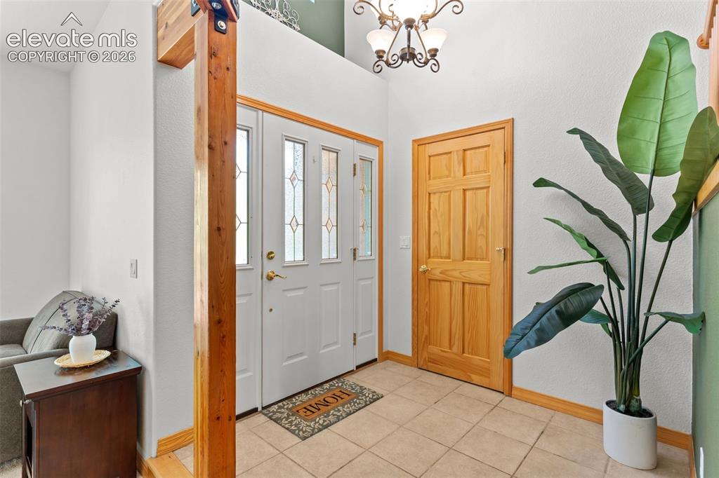 Image 5 of 39: entry way