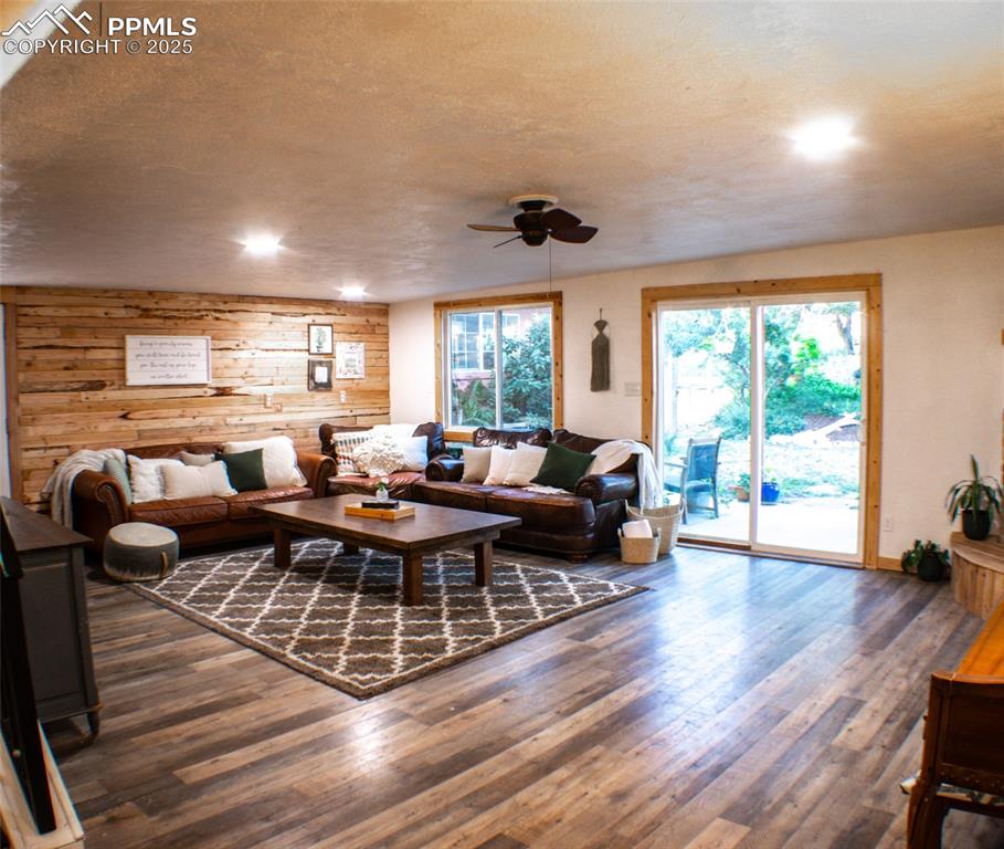 Image 15 of 50: Living Room