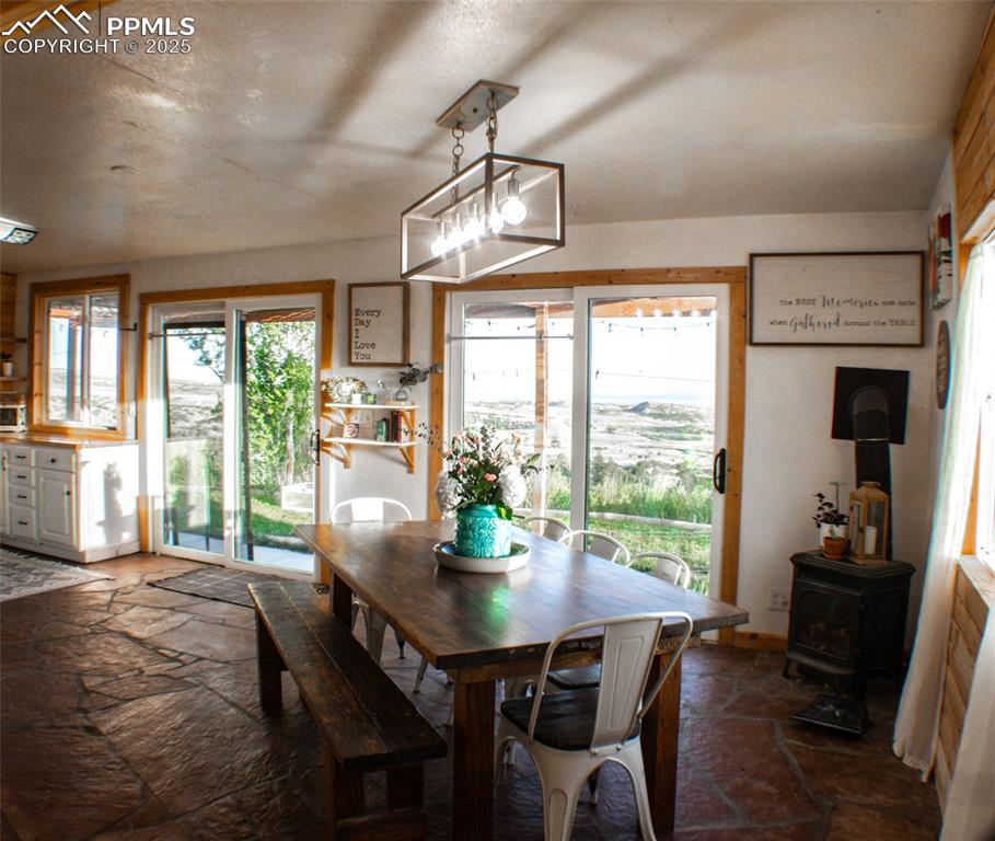 Image 9 of 50: Dining Area