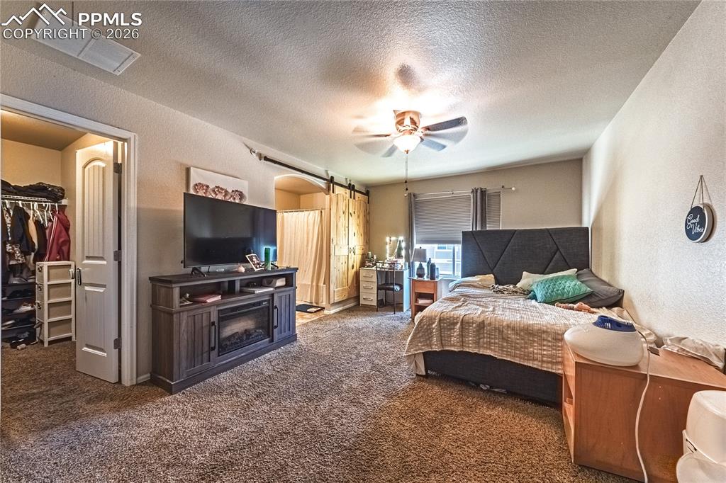 Image 15 of 29: Bedroom