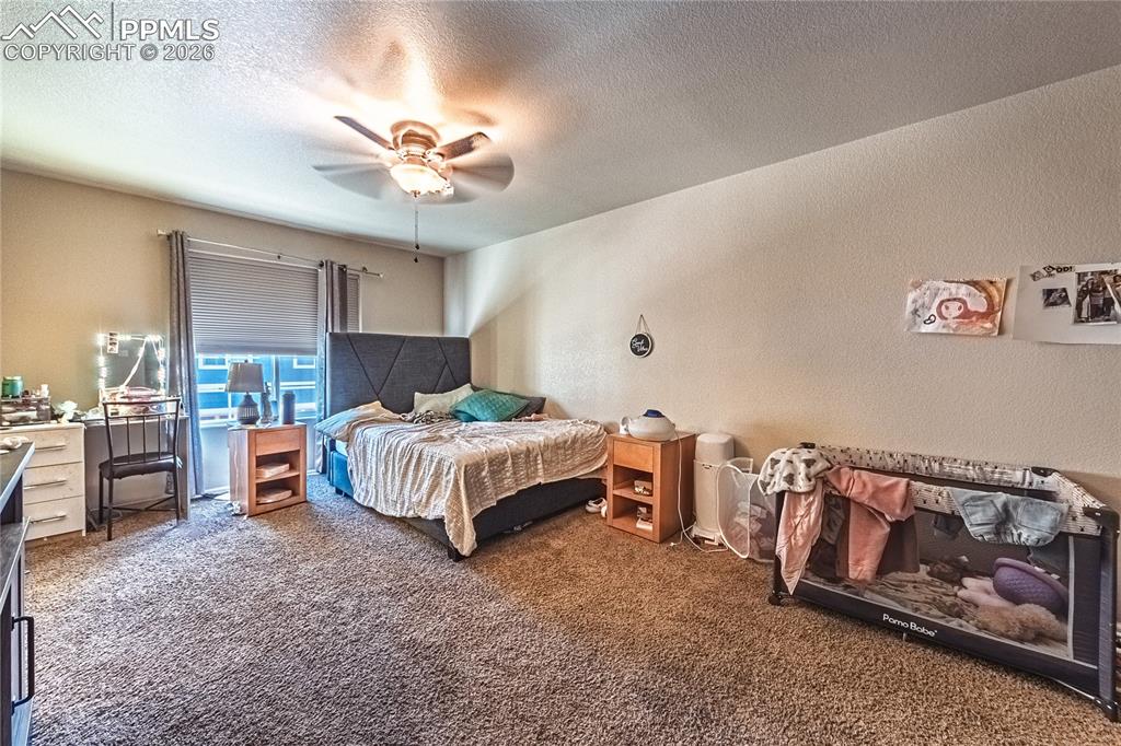 Image 16 of 29: Bedroom