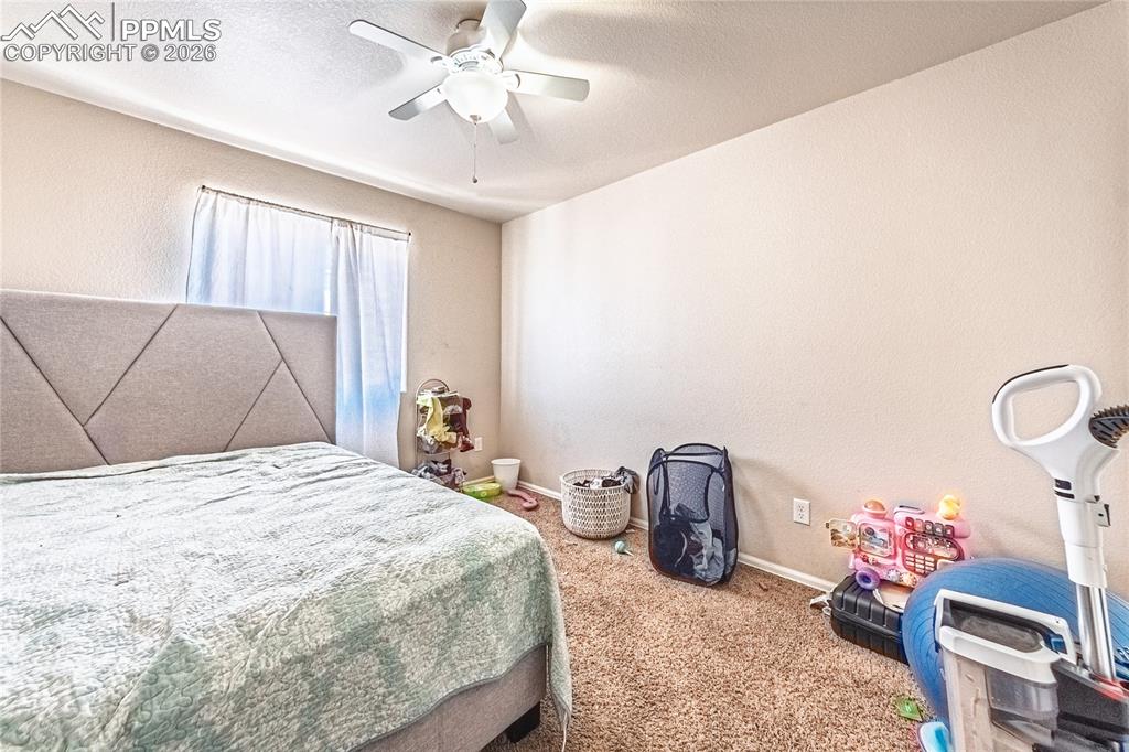 Image 23 of 29: Bedroom