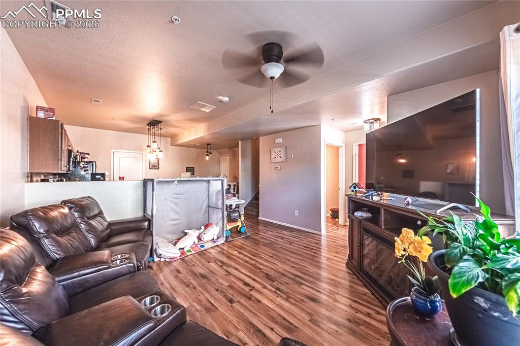 Image 7 of 29: Living Room