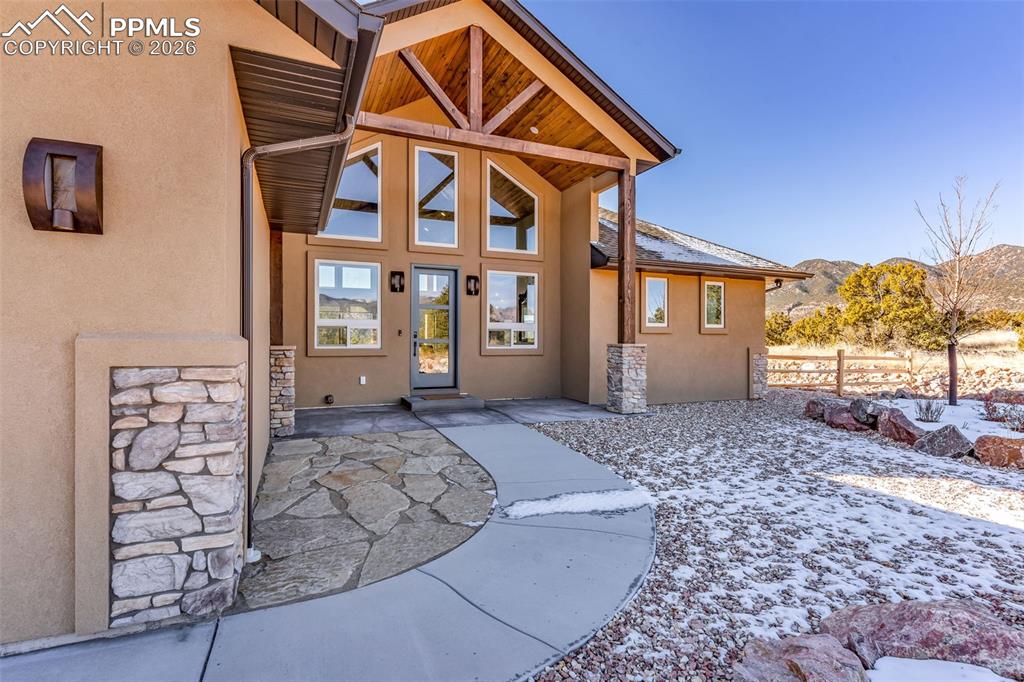 Image 6 of 50: Entry