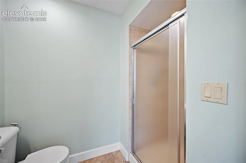 Image 13 of 35: Bathroom