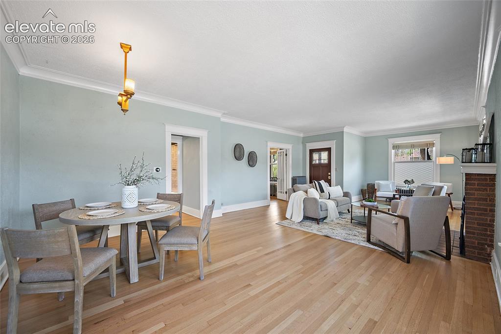 Image 9 of 35: Dining Area