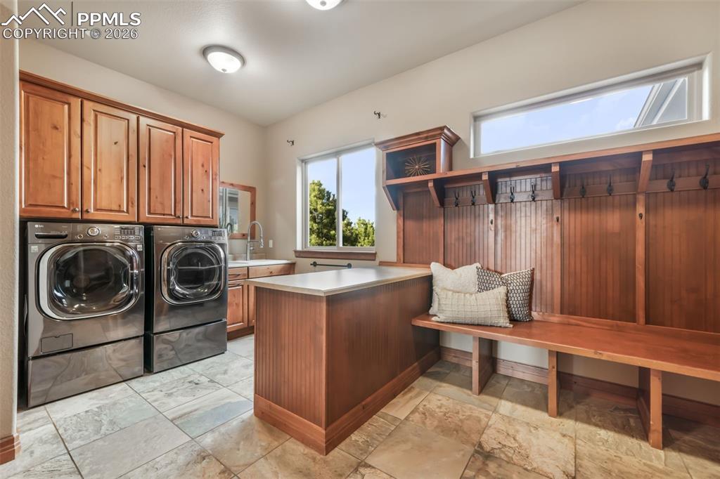 Image 20 of 50: Kitchen