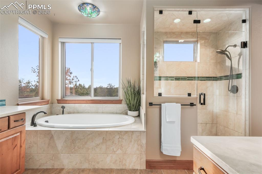 Image 24 of 50: Laundry