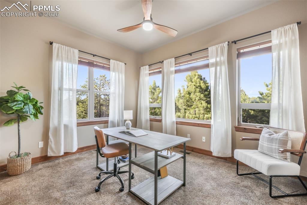 Image 26 of 50: Laundry