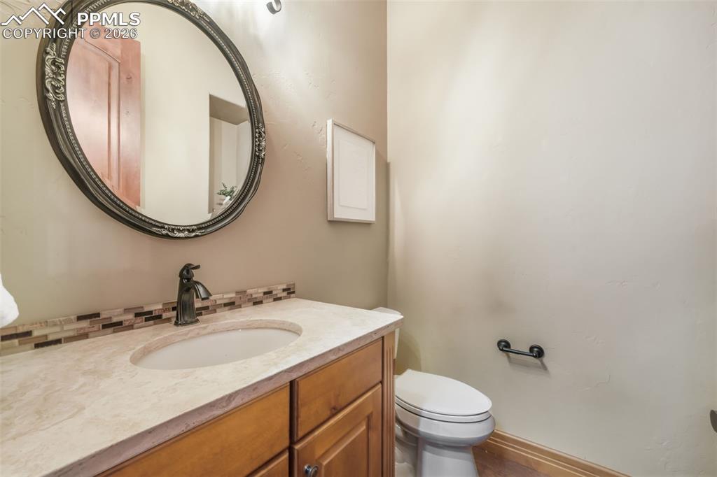 Image 31 of 50: Bathroom