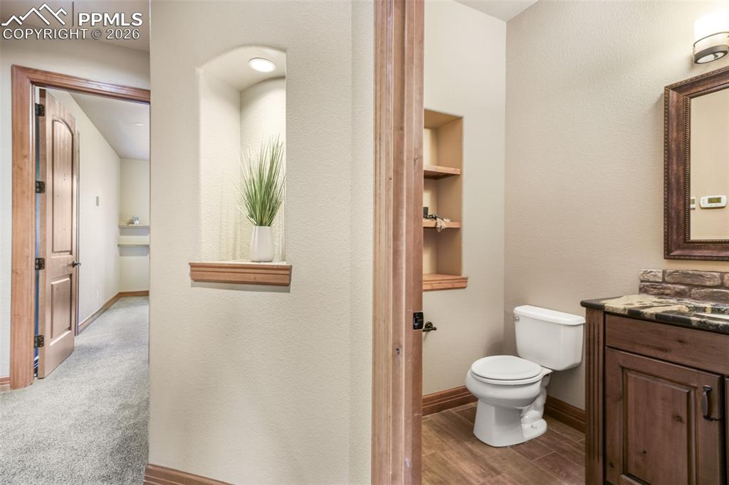 Image 35 of 50: Bathroom