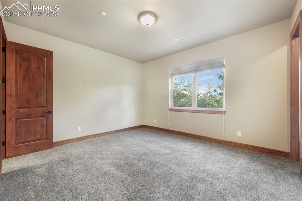 Image 39 of 50: Bathroom