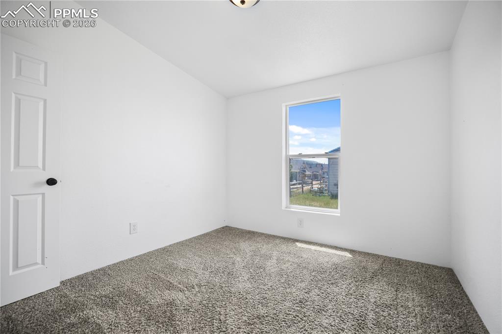 Image 14 of 28: Bedroom