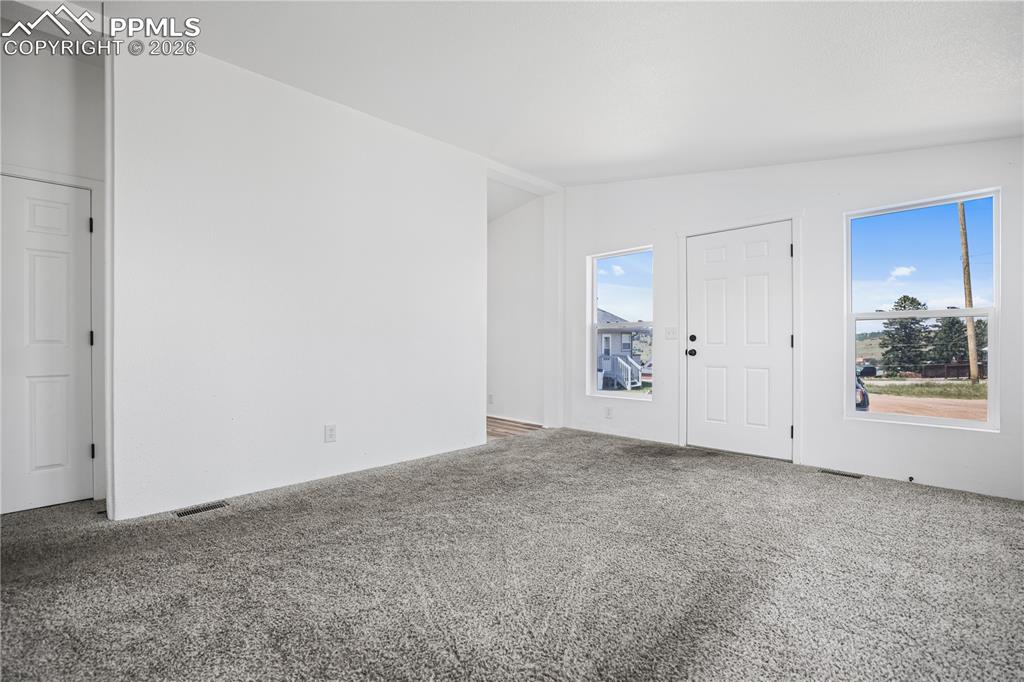 Image 4 of 28: Living Room