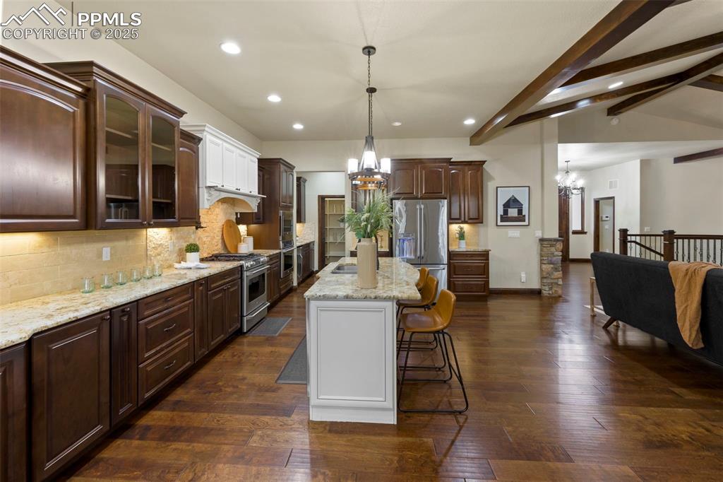 Image 12 of 50: Kitchen