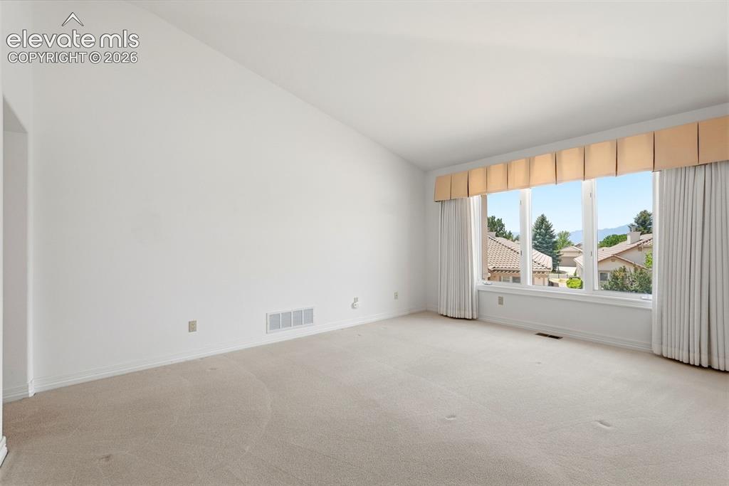 Image 19 of 49: Master Bedroom