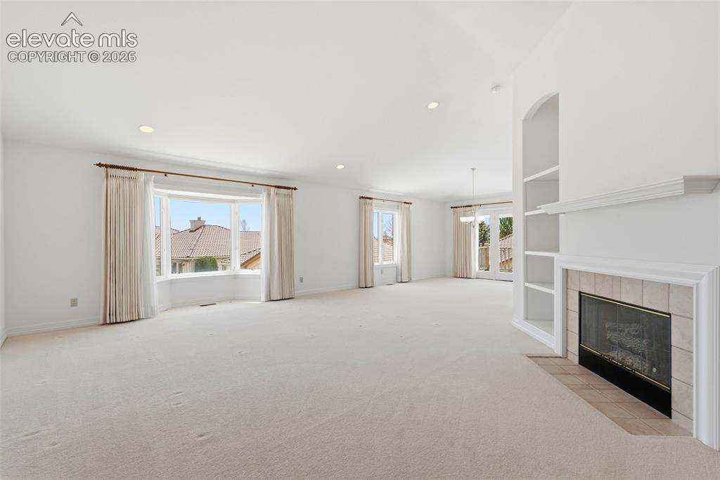 Image 5 of 49: Great Room