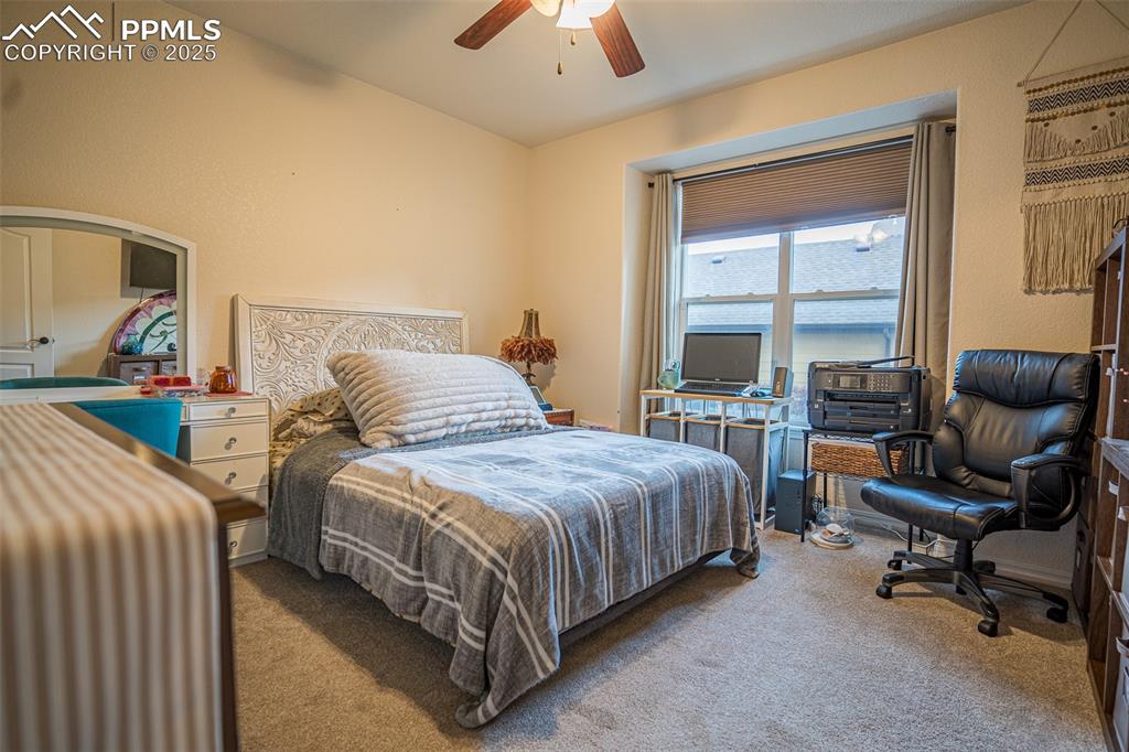 Image 10 of 15: Bedroom