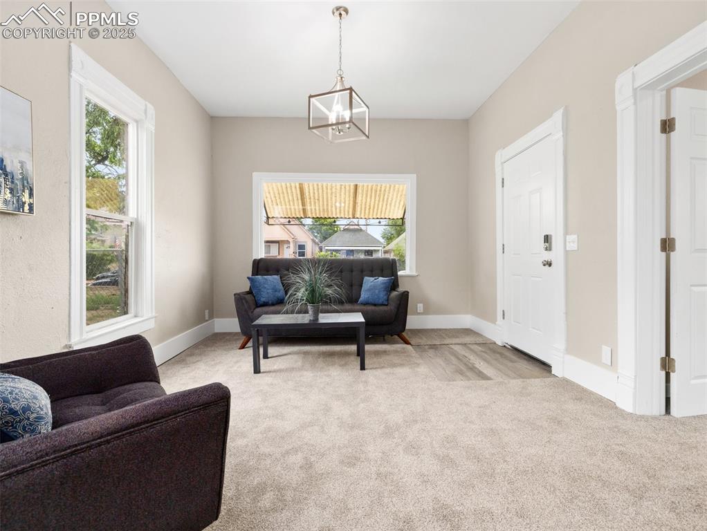 Image 9 of 17: Sitting Room