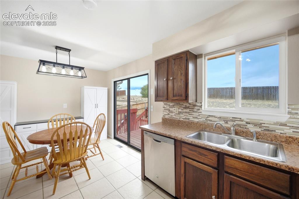 Image 10 of 34: Kitchen