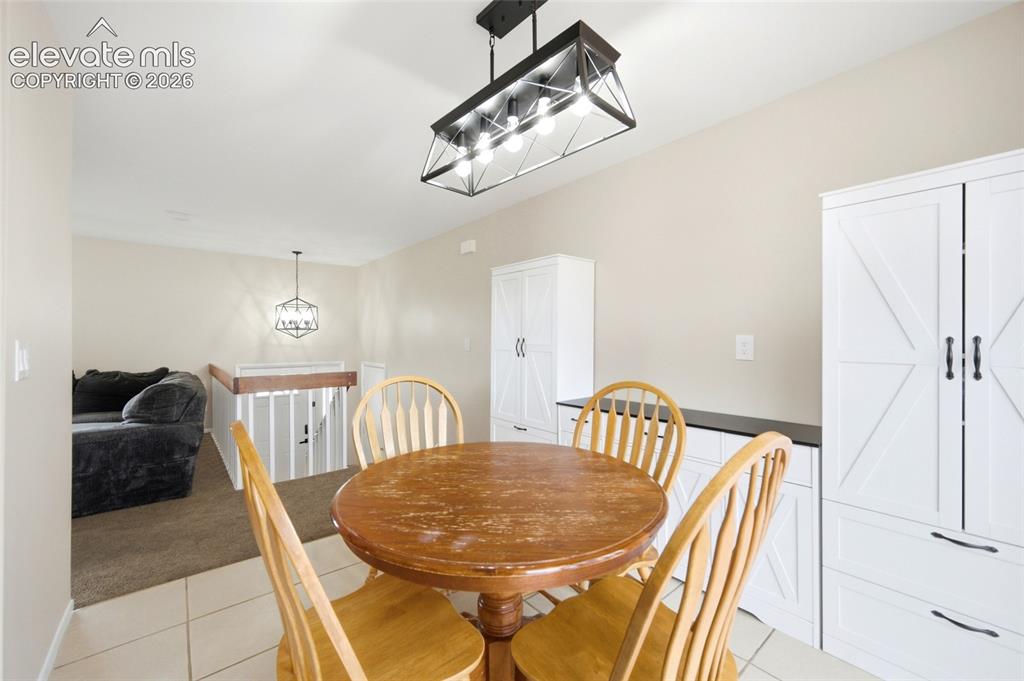 Image 11 of 34: Dining Area