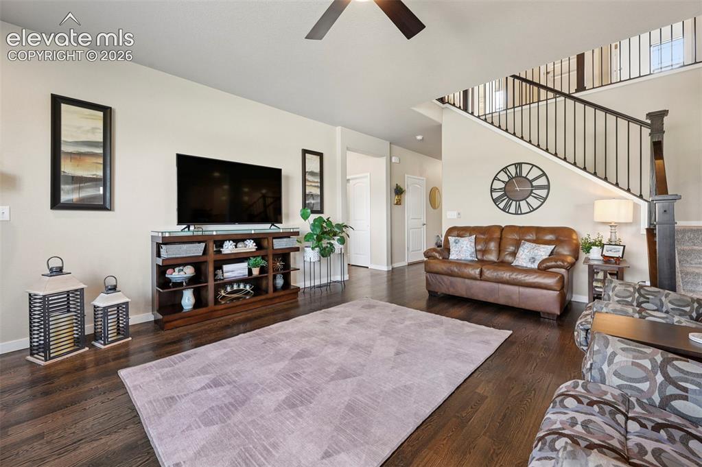 Image 12 of 50: Living Room
