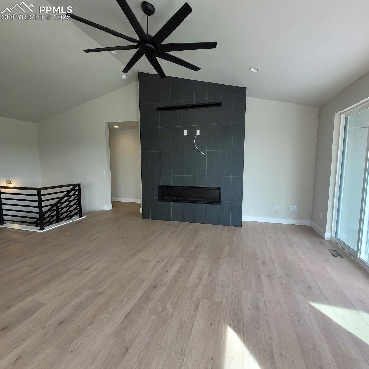 Image 5 of 22: Living Room