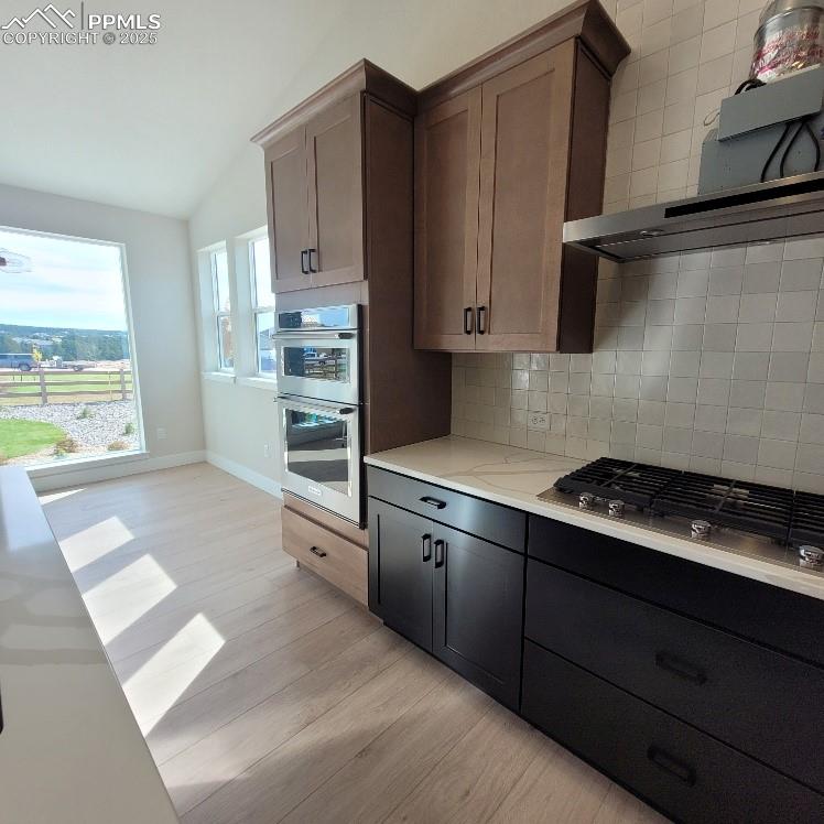 Image 6 of 22: Kitchen