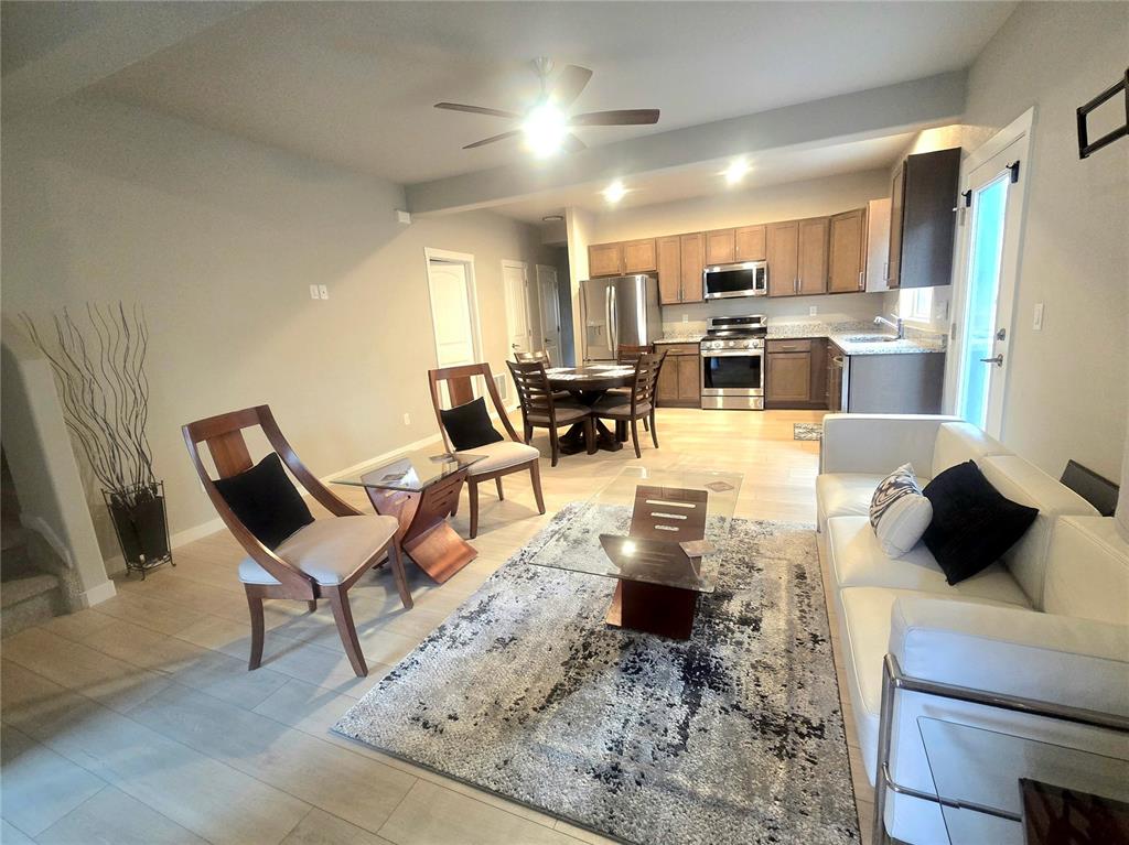 Image 2 of 18: Living Room