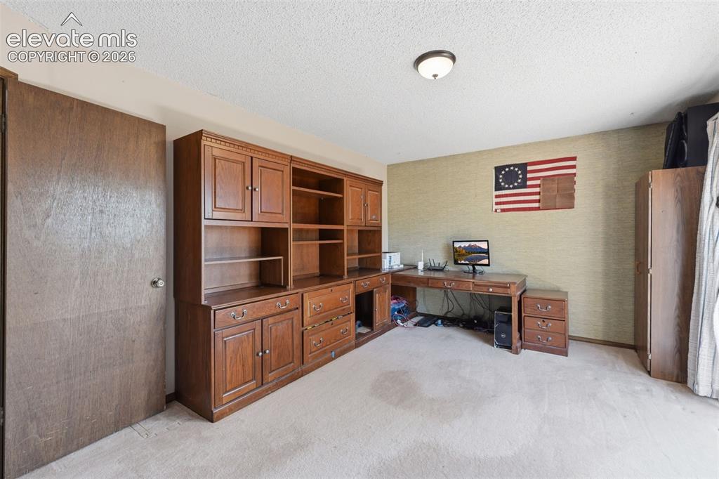 Image 12 of 32: Office