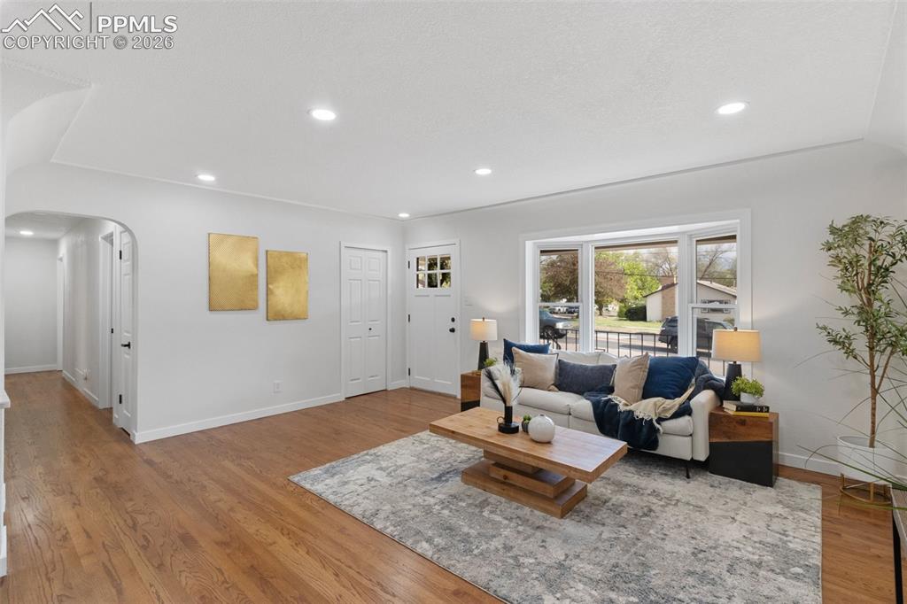 Image 13 of 46: Great Room