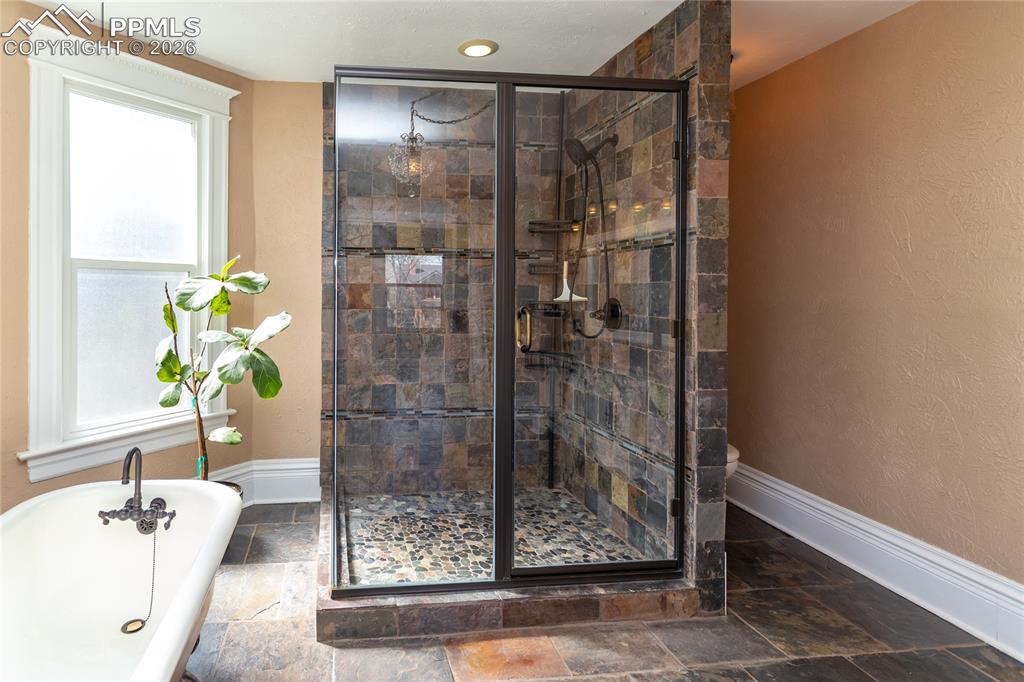 Image 41 of 50: Bathroom