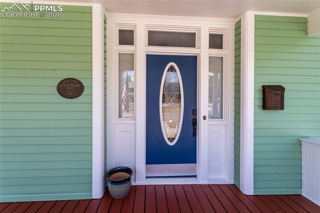 Image 8 of 50: Entry