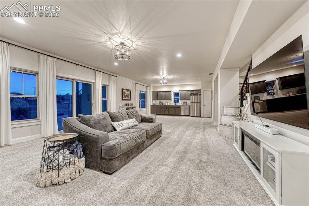 Image 24 of 50: Living Room