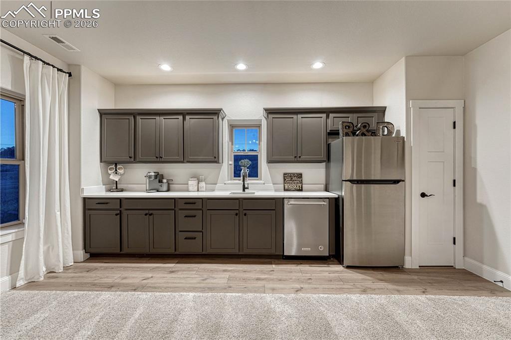 Image 27 of 50: Kitchen