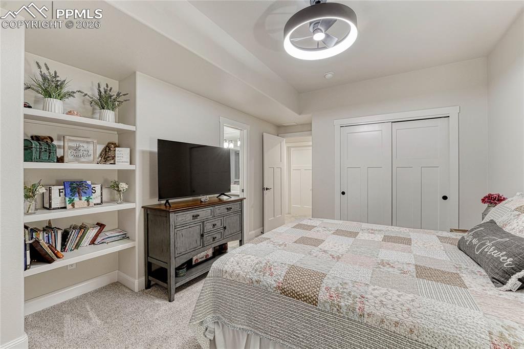 Image 37 of 50: Bedroom