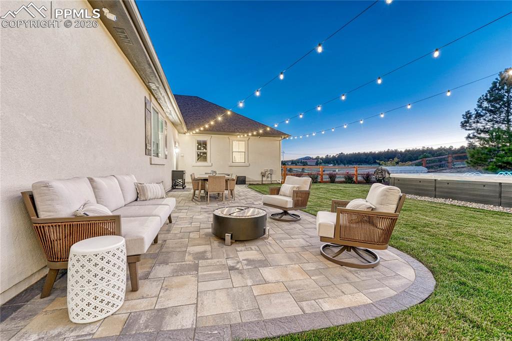 Image 43 of 50: Patio