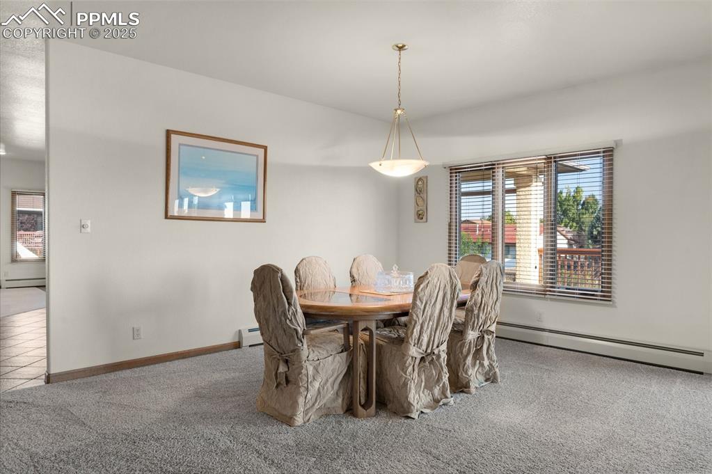 Image 8 of 34: Dining Area