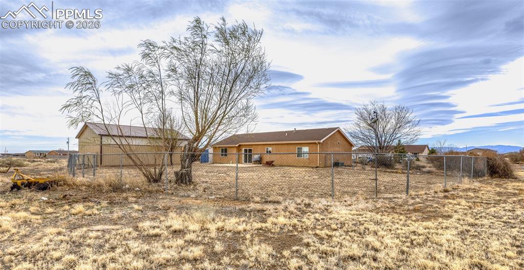 Image 27 of 32: Back of Structure