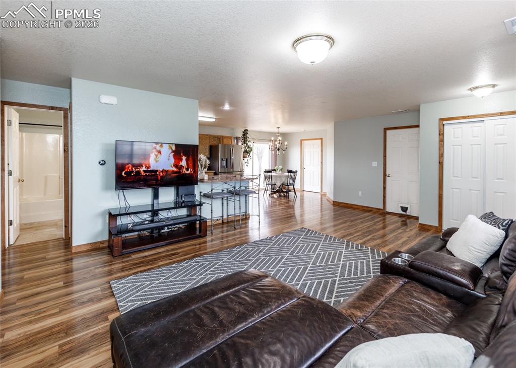 Image 7 of 32: Living Room