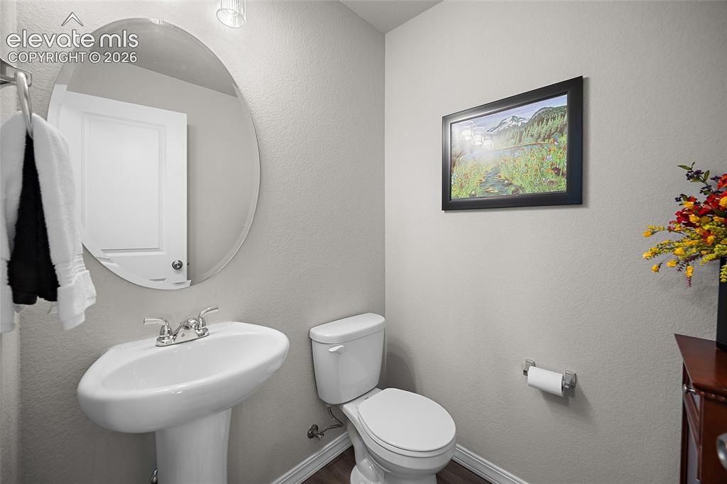 Image 14 of 40: Bathroom
