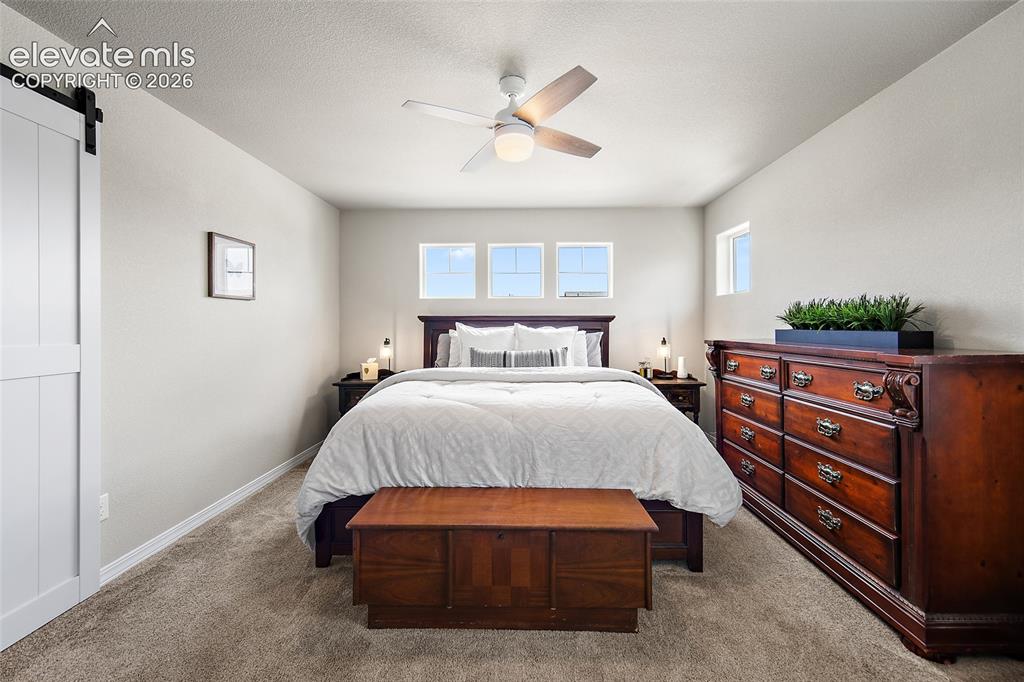 Image 16 of 40: Bedroom