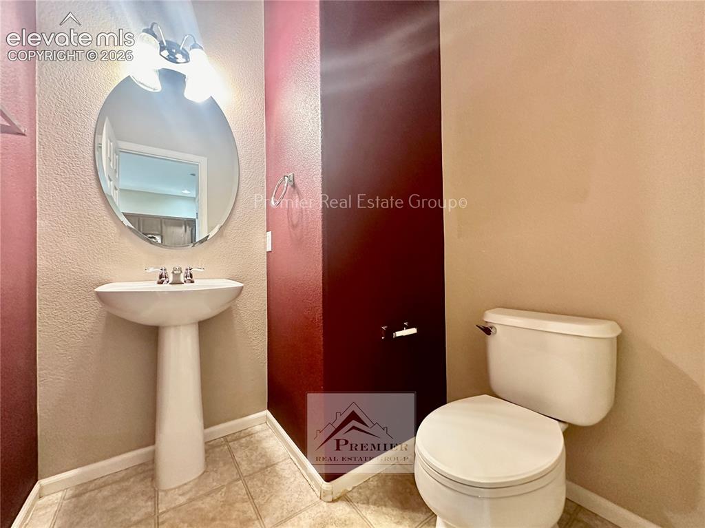 Image 10 of 15: Bathroom
