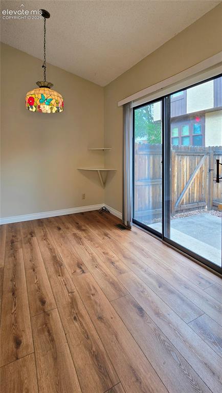 Image 11 of 34: Dining Area