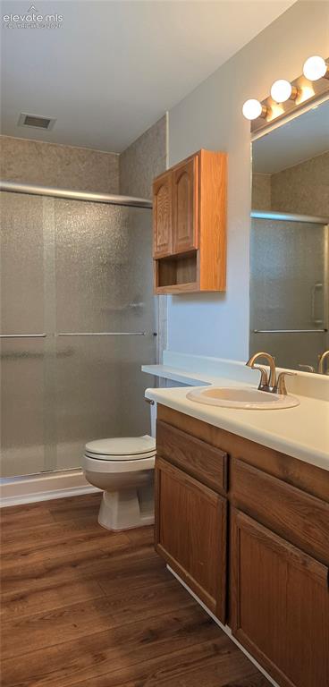 Image 17 of 34: Master Bathroom