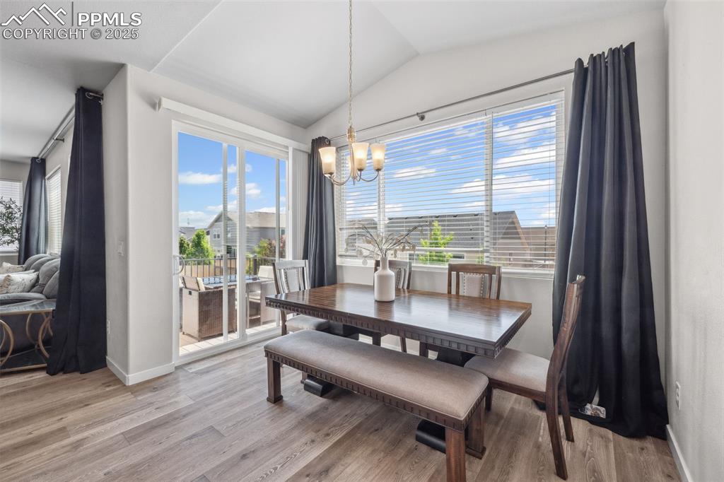 Image 10 of 23: Dining Area