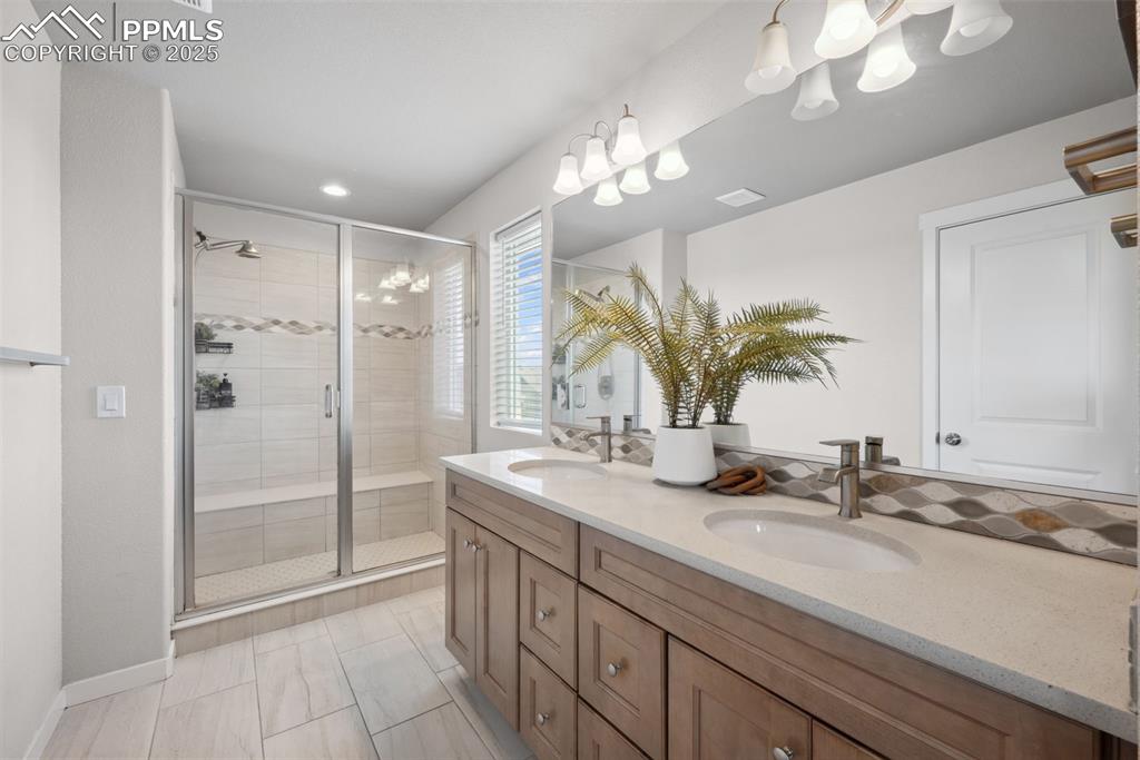 Image 14 of 23: Bathroom