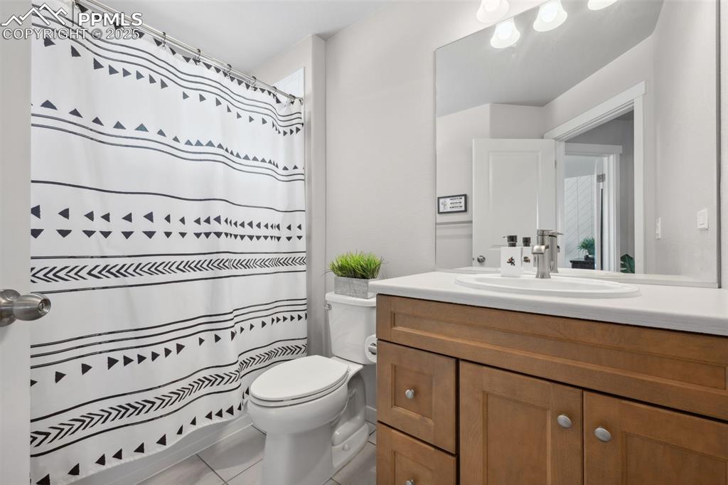 Image 16 of 23: Bathroom