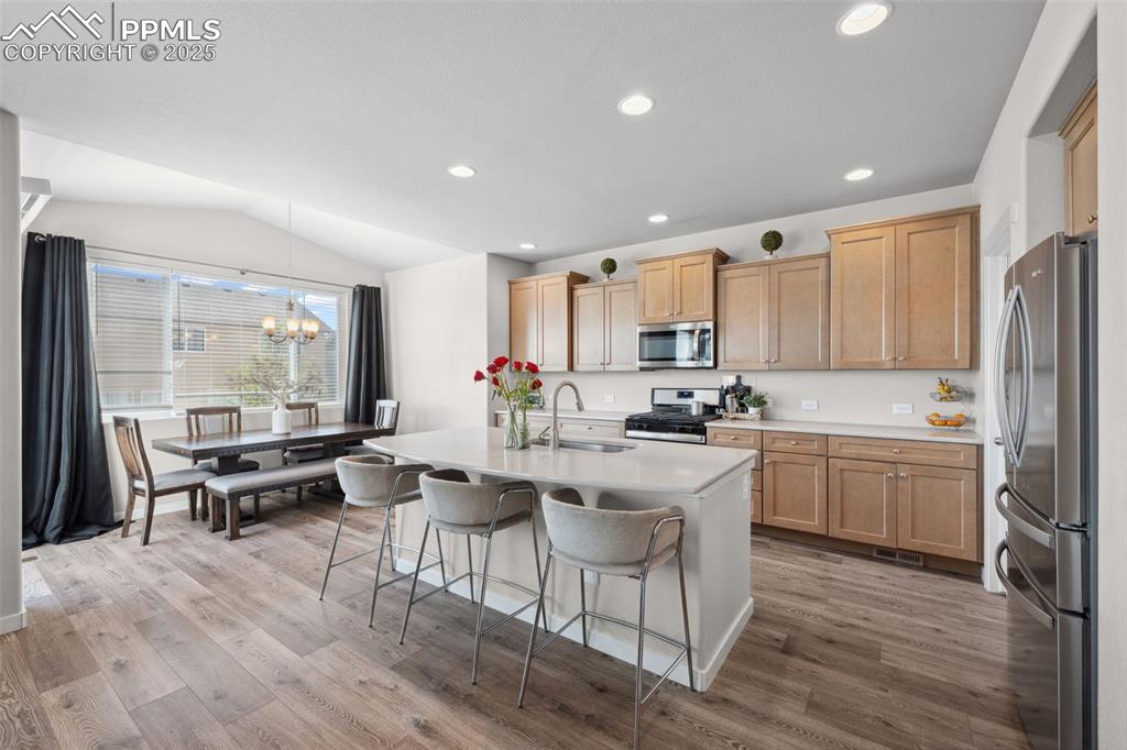 Image 8 of 23: Kitchen